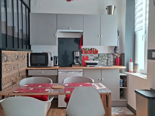 Studio entièrement rénové - Meublé - Entrée privative - Idéal investisseur
