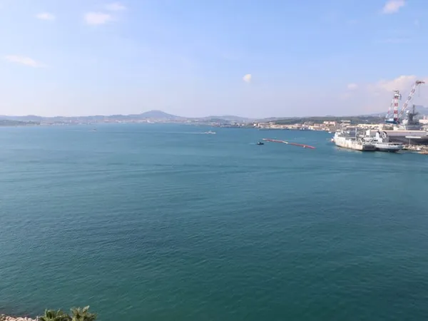 VENTE TYPE 3 VUE MER-PARKING ET CAVE