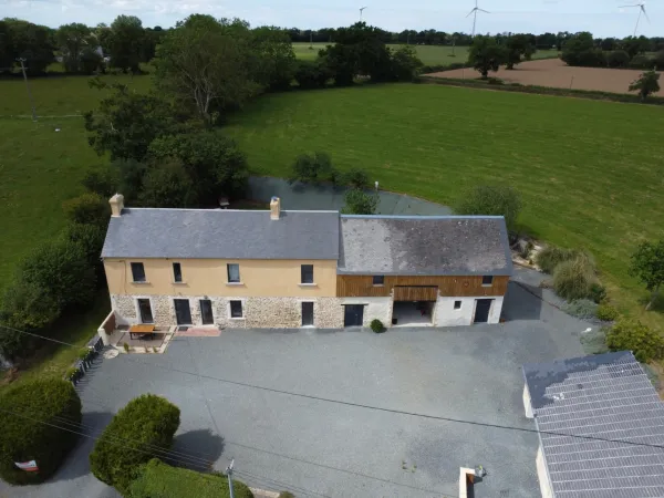 🏡 Maison en pierre entièrement rénovée avec dépendance MÉAUTIS (50)