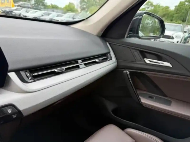 Bmw X1 sdrive18d 150ch business design — photo 23