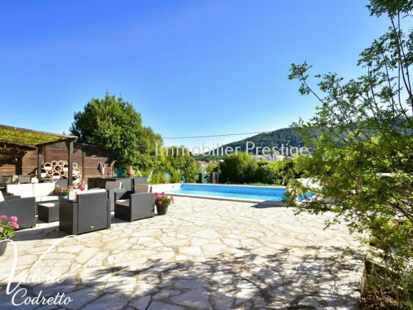 Maison 7 pièces 185 m²