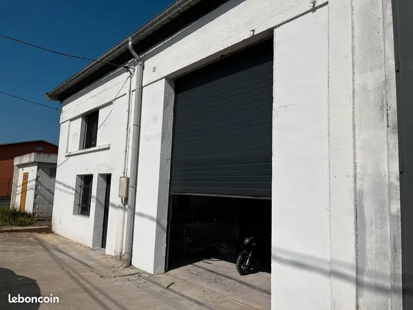 Box de stockage 250 m2 ZI croix de Metz Toul
