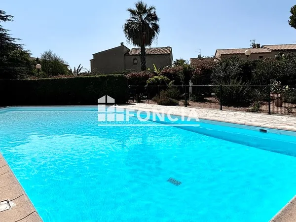 A VENDRE à Saint-Laurent du Var - 4 pièces de 77 m2 à fort potentiel dans résidence sécurisée avec p
