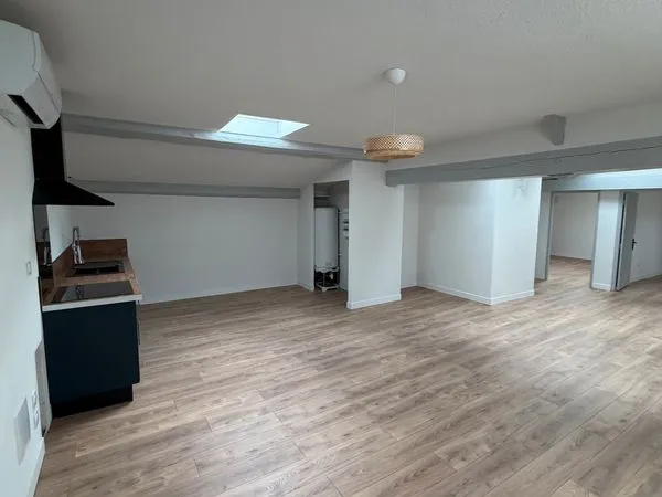 T3 rénové et climatisé - 82 m² - Lézat