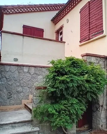 Grand appartement avec terrasse et jardin