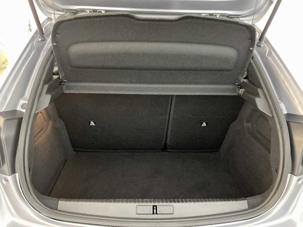 Peugeot 208 hybrid 110 e-dcs6 gt — photo 6