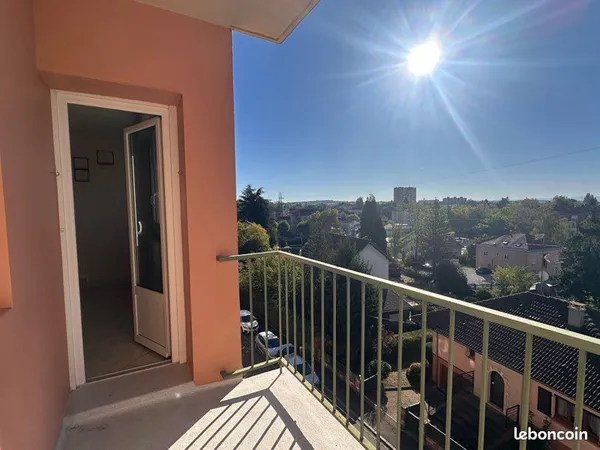 Beau F3 avec balcon