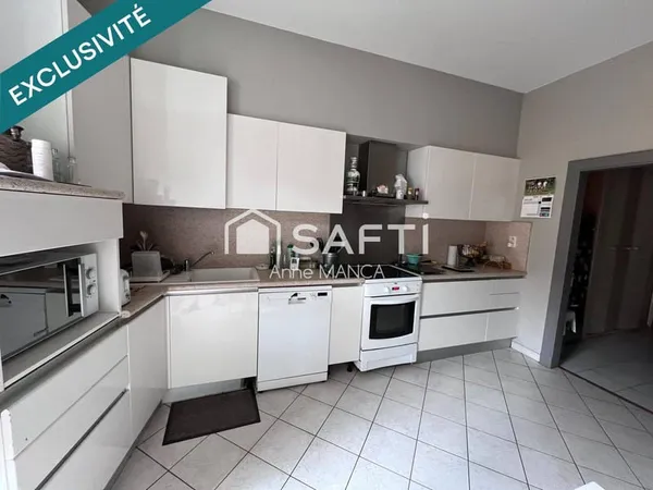 Maison 9 pièces 222 m²
