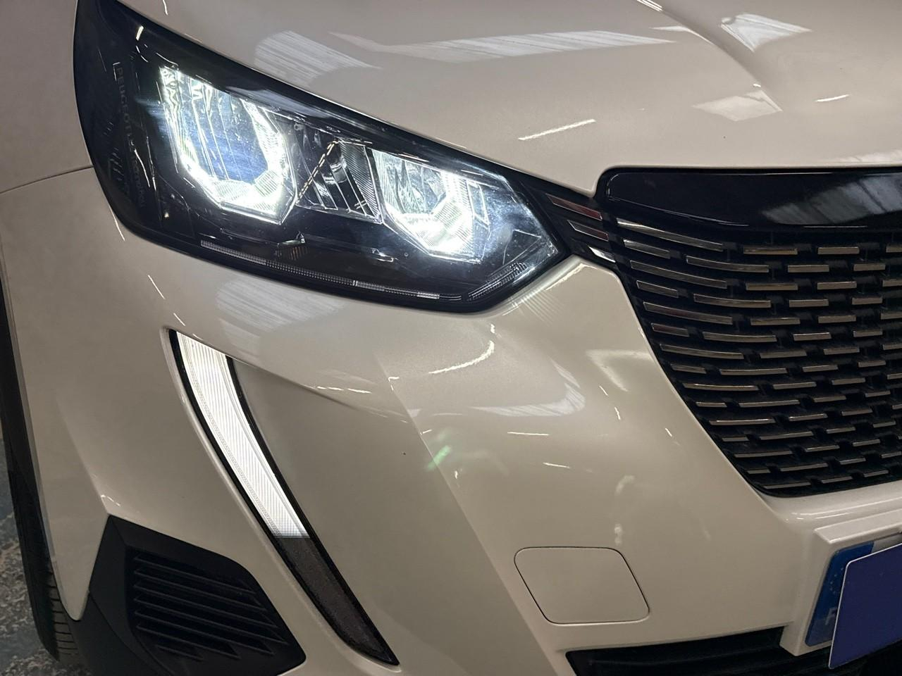 Peugeot 2008 1.2 essence 130ch s&s allure — photo 23