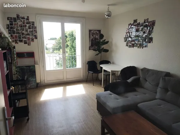 Chambre lumineuse en colocation de 3 (76m²) - Nantes - 330 + 45 de charges