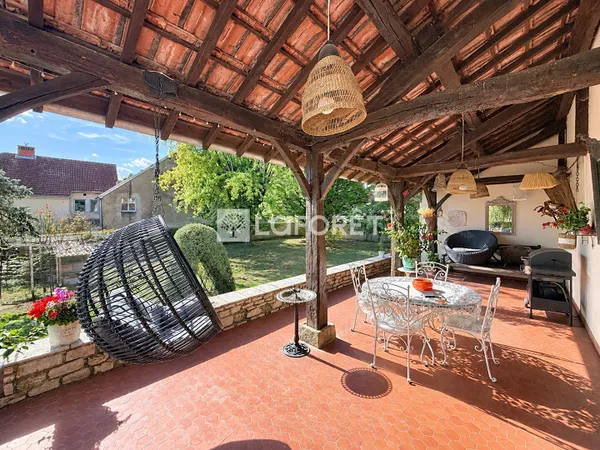 Maison 8 pièces 253 m²