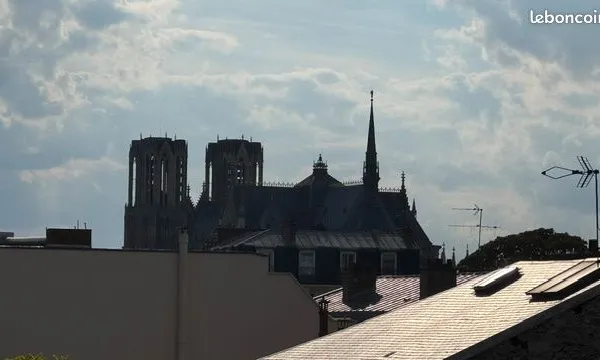 Dernier étage 270m2, piscine et vue cathédrale