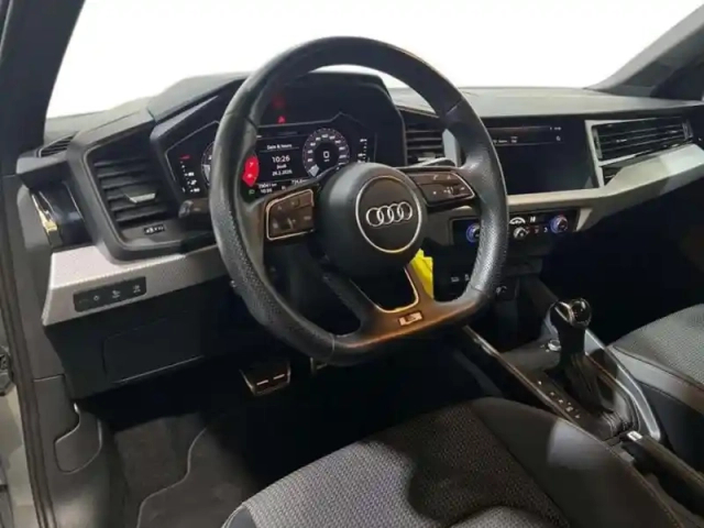 Audi A1 30 tfsi 110 ch s tronic 7 s line — photo 9
