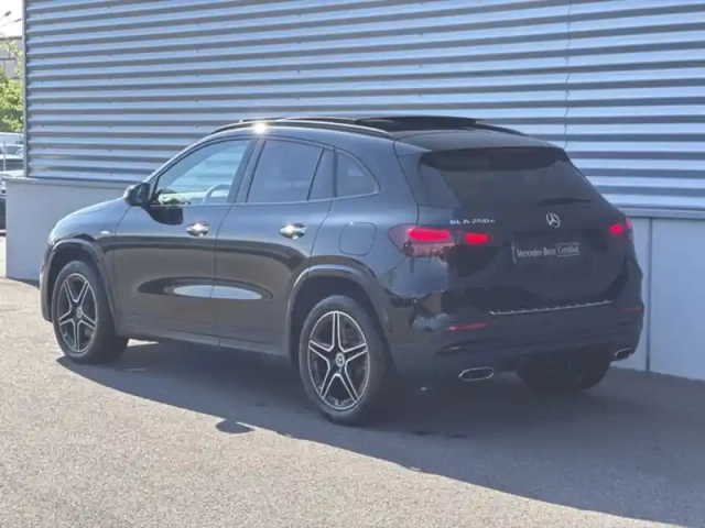 Mercedes Gla 250 e hybrid eq amg line — photo 3