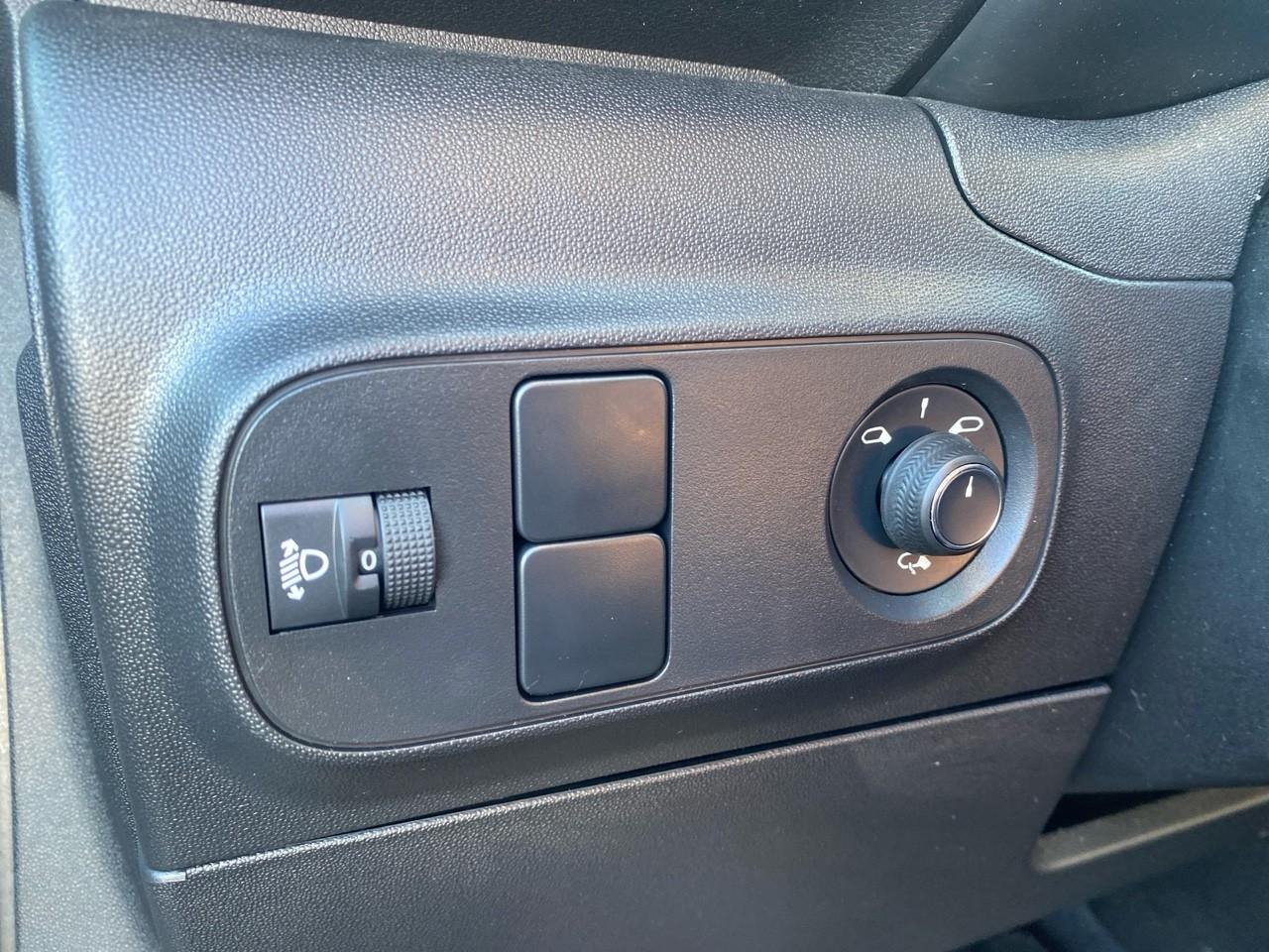Citroën C3 1.5 bluehdi 100ch s&s shine pack e6.d — photo 17