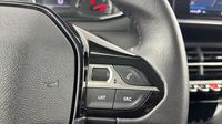 Peugeot 2008 1.2 PureTech 100ch S&S Allure — photo 23