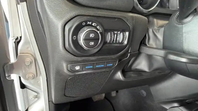 Jeep Wrangler unlimited 4xe 2.0 l t 380 ch phev 4x4 bva8 — photo 21