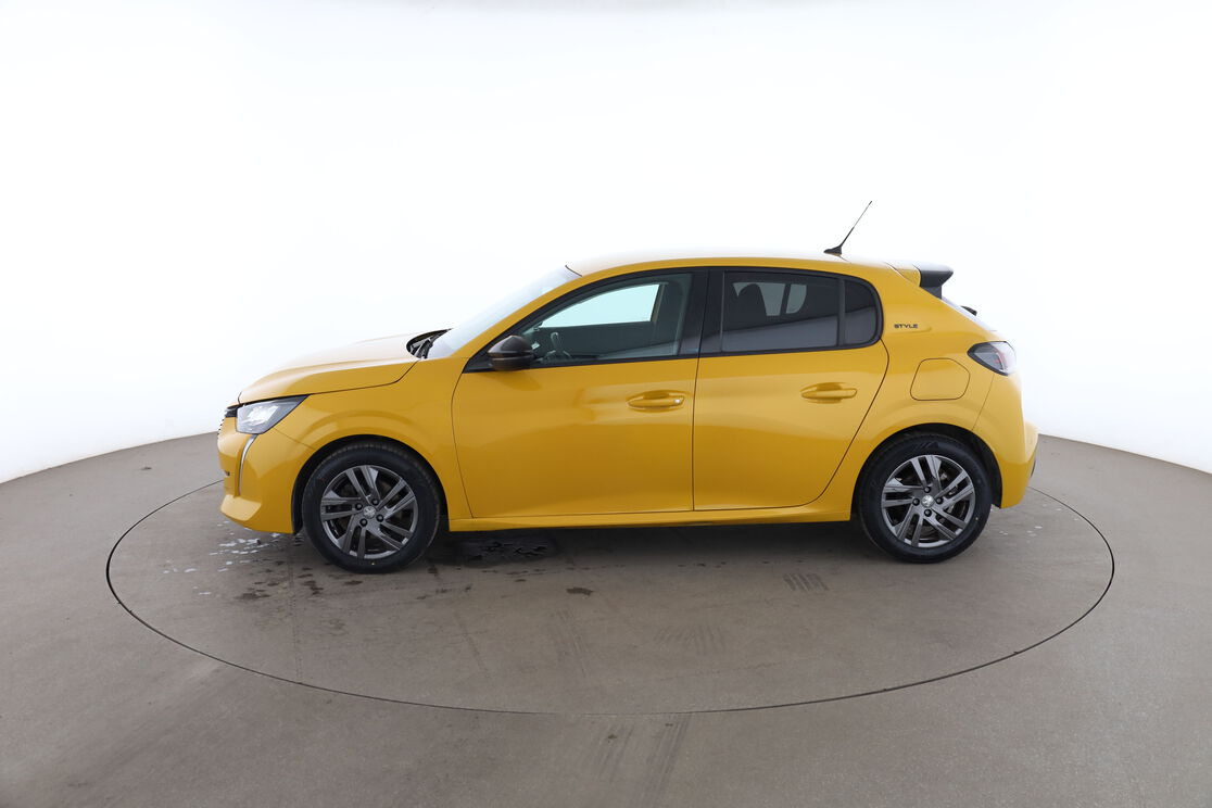 Peugeot 208 1.2 PureTech Style EAT8 — photo 2