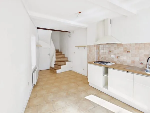 CHARMANTE MAISON RENOVEE A ARGELIERS