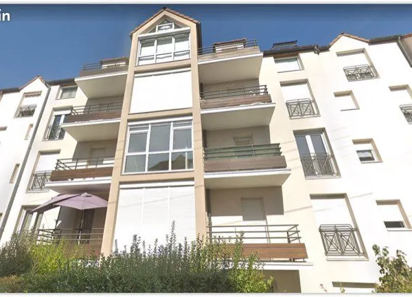 Studio 25 m2 - parking - cave - secteur gare