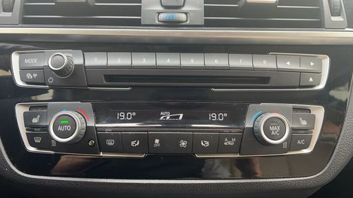 BMW Serie 1 114d 95 - Urban Chic – 2017 – 123715 km – Diesel – Boîte Manuelle — photo 12