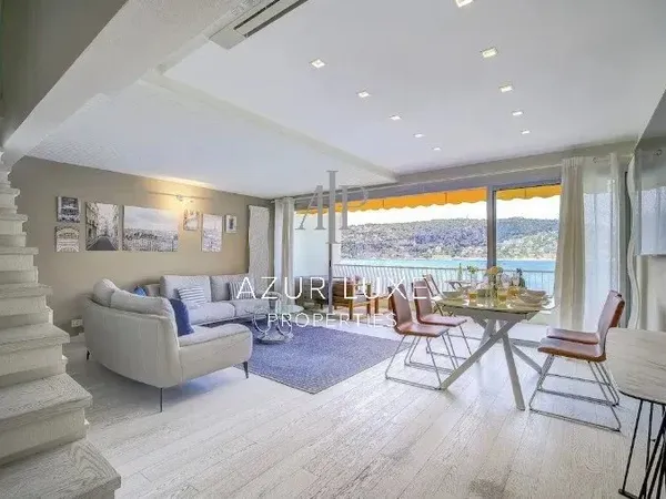 Duplex avec vue panoramique et accès plage privée