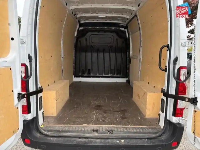 Renault Master fg f3500 l2h2 2.3 blue dci 135ch confort euro6 — photo 14