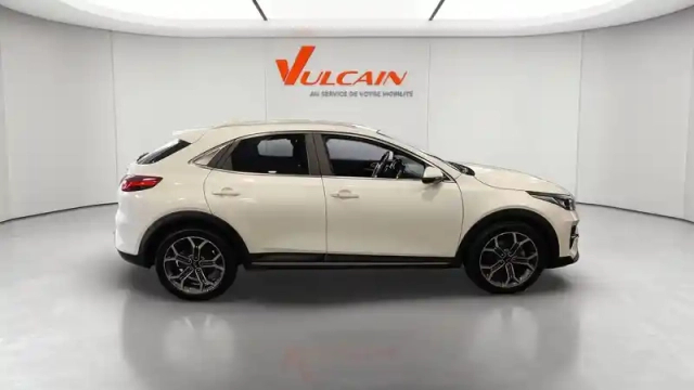 Kia Xceed 1.6 crdi 136 ch mhev dct7 — photo 8