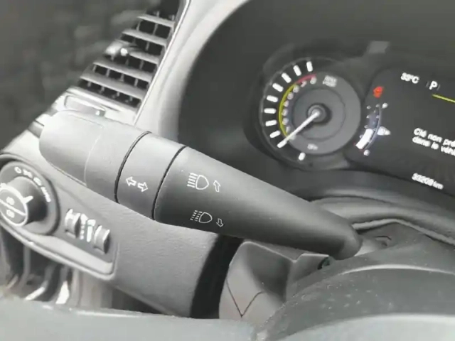 Jeep Renegade 1.3 turbo t4 190 ch phev at6 4xe eawd edition limitee central park — photo 17