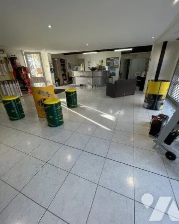 Fonds de commerce 2 pièces 143 m²