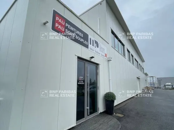 Bureau 711 m²