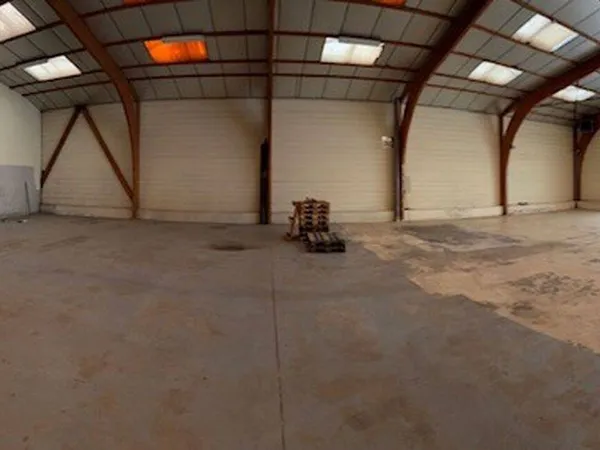 Local d'activité 1000 m²
