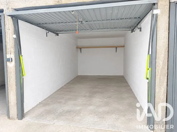 Parking 13 m²