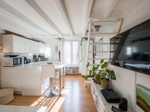NICE PORT - APPARTEMENT 2 PIECES DE 33M2 A VENDRE - DERNIER ÉTAGE - PARFAIT ÉTAT - PROCHE TOUTES COM