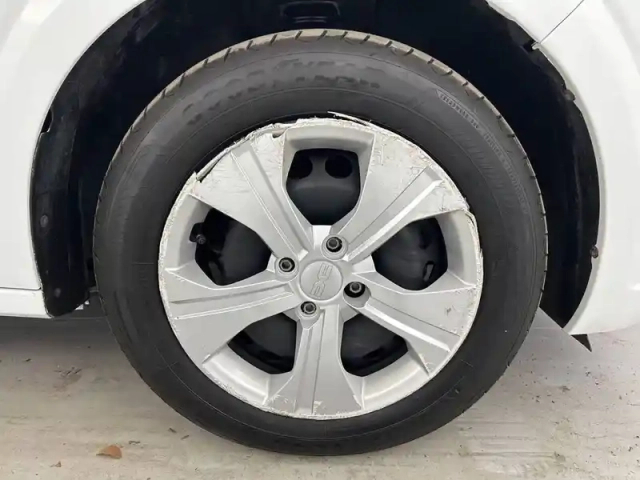 Dacia Sandero sce 65 — photo 30