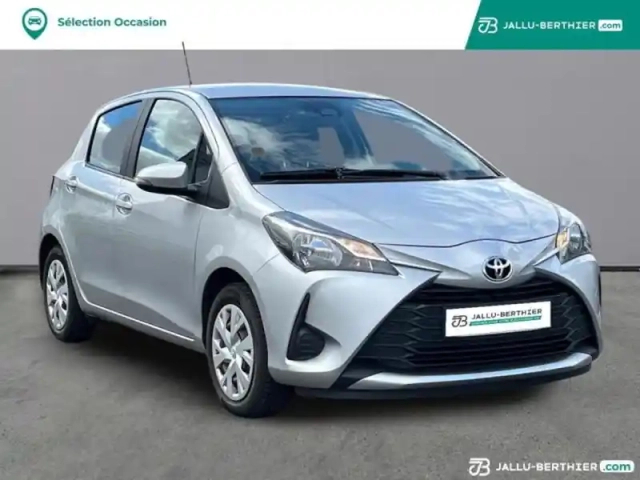 Toyota Yaris 70 vvt-i ultimate 5p — photo 3