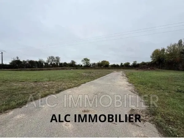Terrain 10512 m²