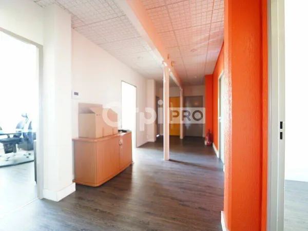 Bureau 138 m²