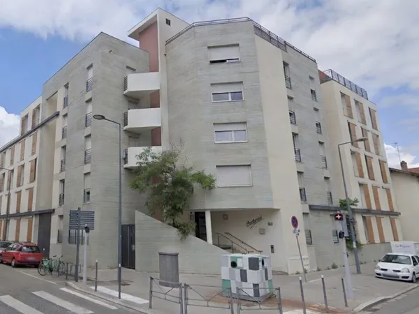 Studio de 18m2 + possibilité de Place de PARKING - Villeurbanne