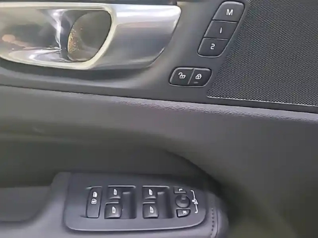 Volvo Xc60 t6 awd hybride rechargeable 253 ch+145 ch geartronic 8 — photo 30