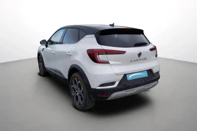 Renault Captur mild hybrid 140 — photo 15