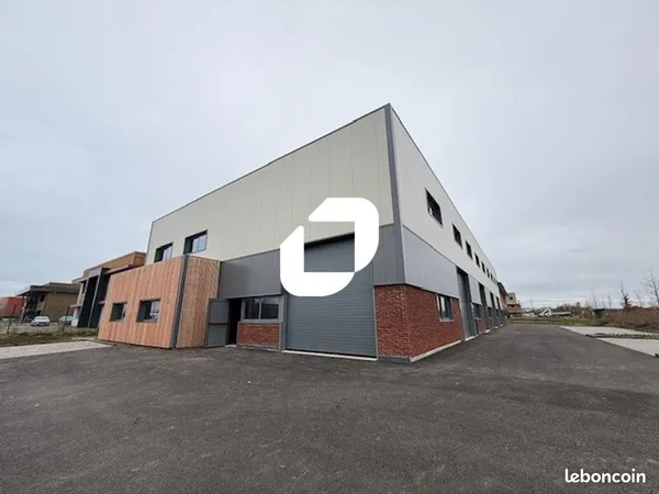 Local d'activité 252 m²