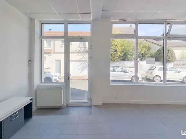 Local commercial 55 m² MALAKOFF