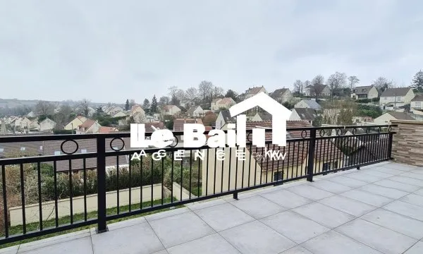 Maison BBC - OSNY Maison de 228m² proche transports A15 / Gare