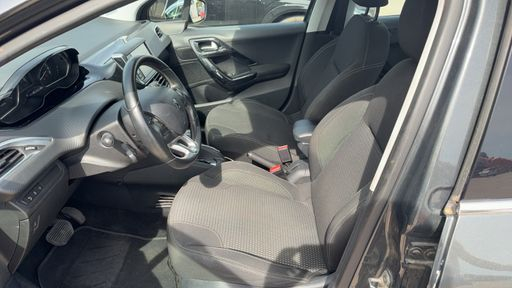 Peugeot 208 1.2 Puretech 110 EAT6 - Allure – 2016 – 114052 km – Essence – Boîte Automatique — photo 21