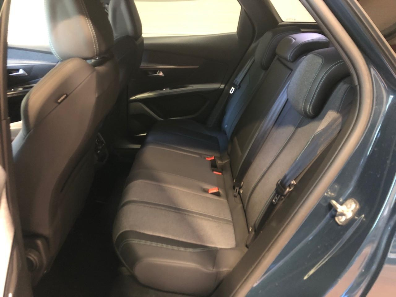 Peugeot 3008 bluehdi 130ch s&s eat8 allure pack — photo 10