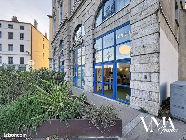Local commercial 122 m² Lyon