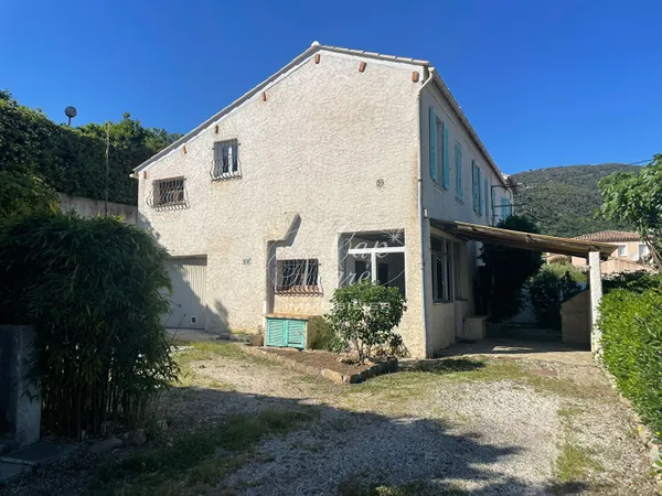 LOT 2 APPARTEMENTS À RENOVER JARDIN GARAGE À 500M DE LA PLAGE