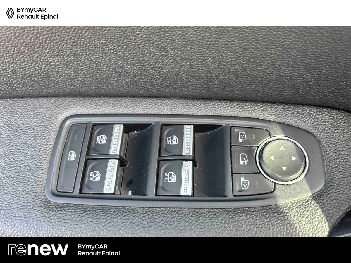 Renault Captur E-Tech full hybrid 145 — photo 17