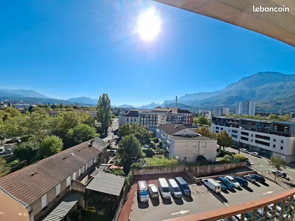 Appartement 102m2 • 5 pièces • 3 chambres • Vue 3 massifs • Eaux Claires / Libération